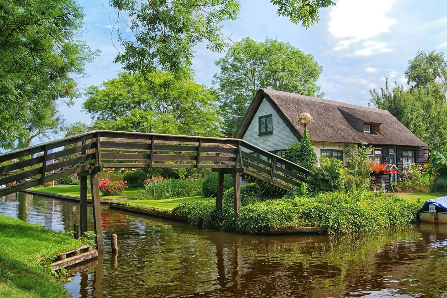 Giethoorn Canals