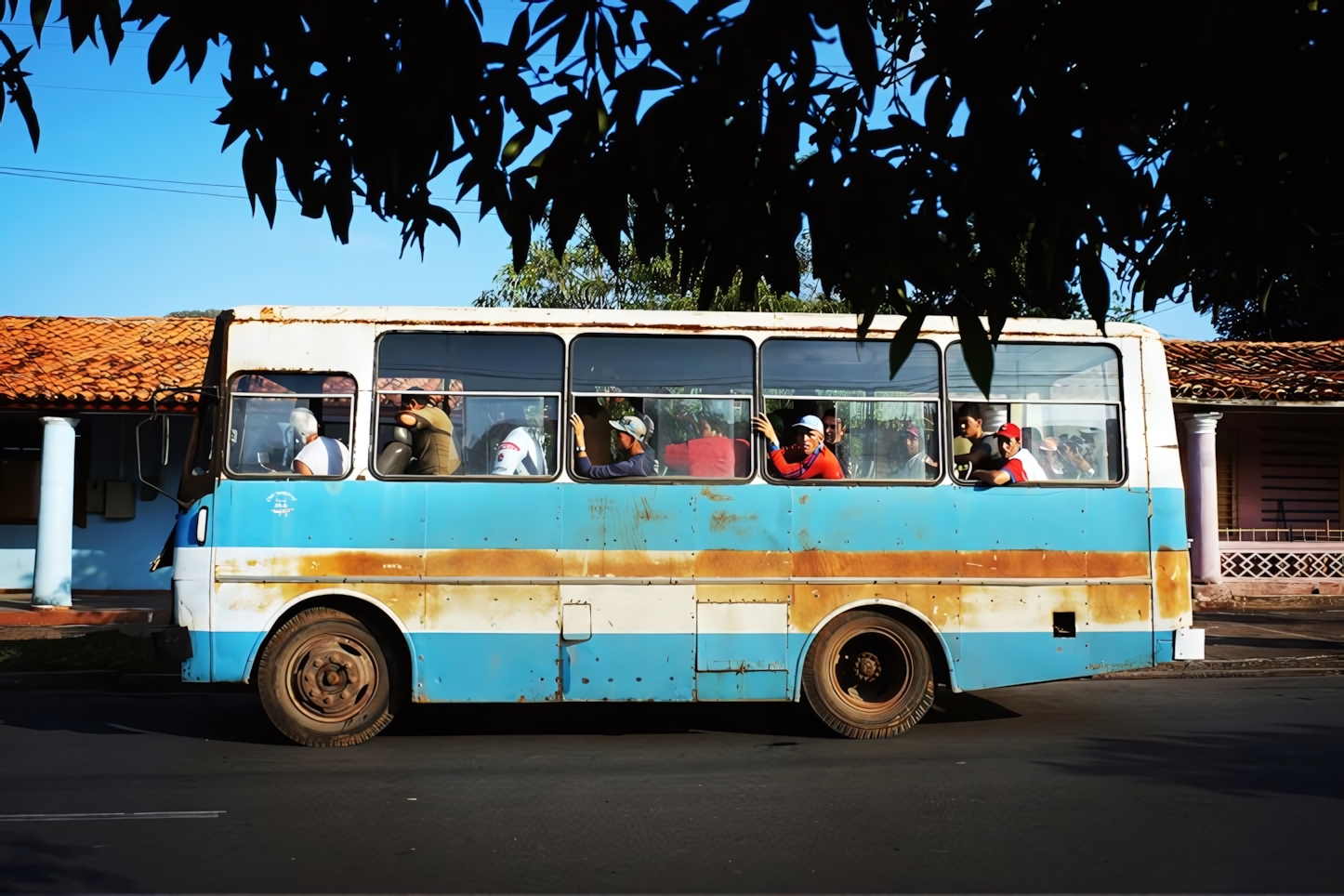 Hop-on-Hop-off bus, Vinales