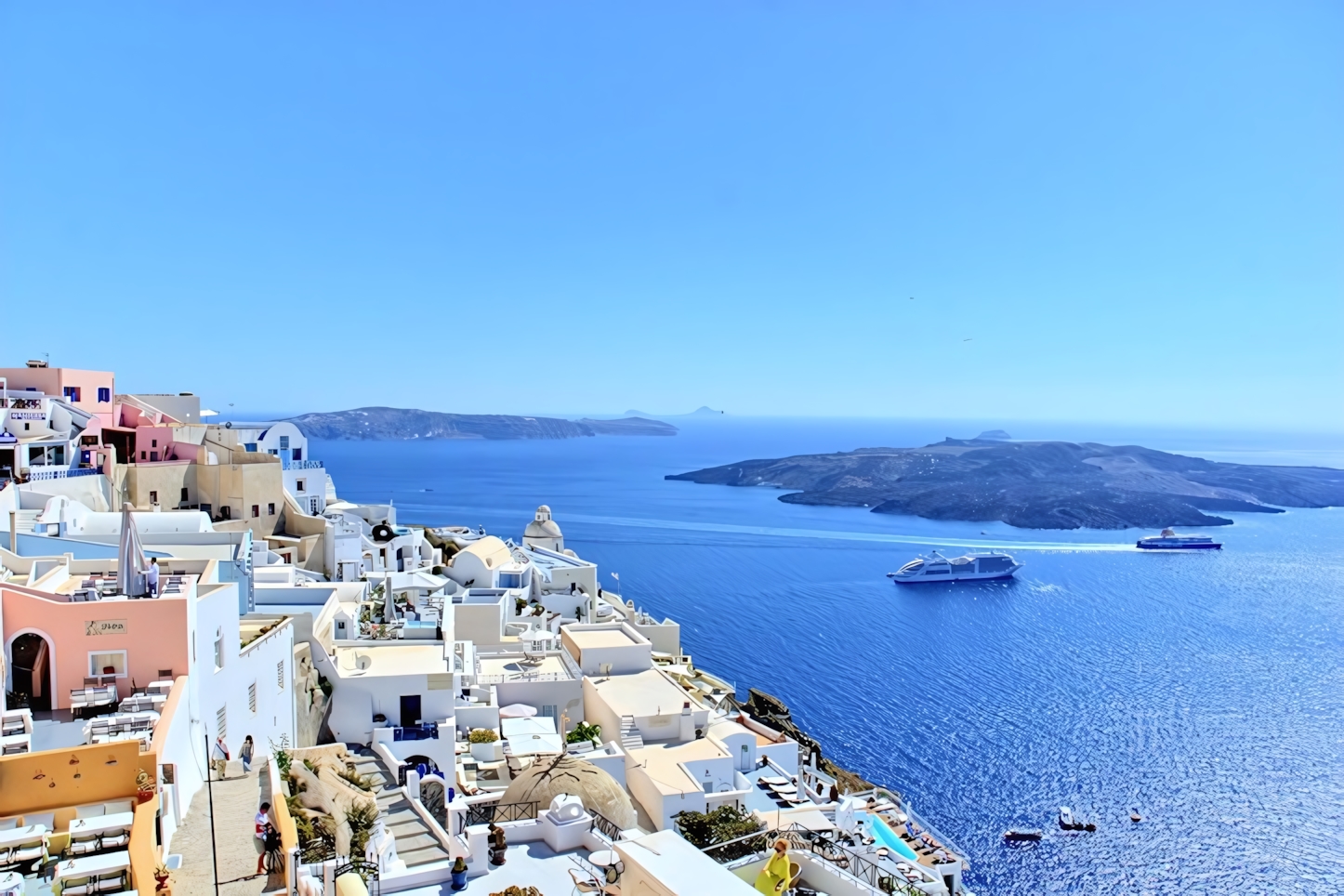 How to travel to Santorini