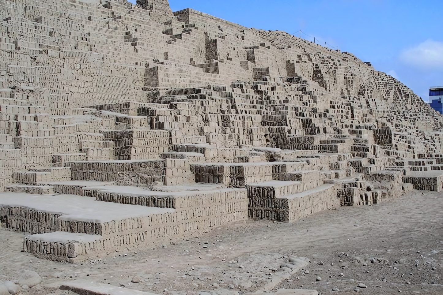 Huaca Pucllana, Lima