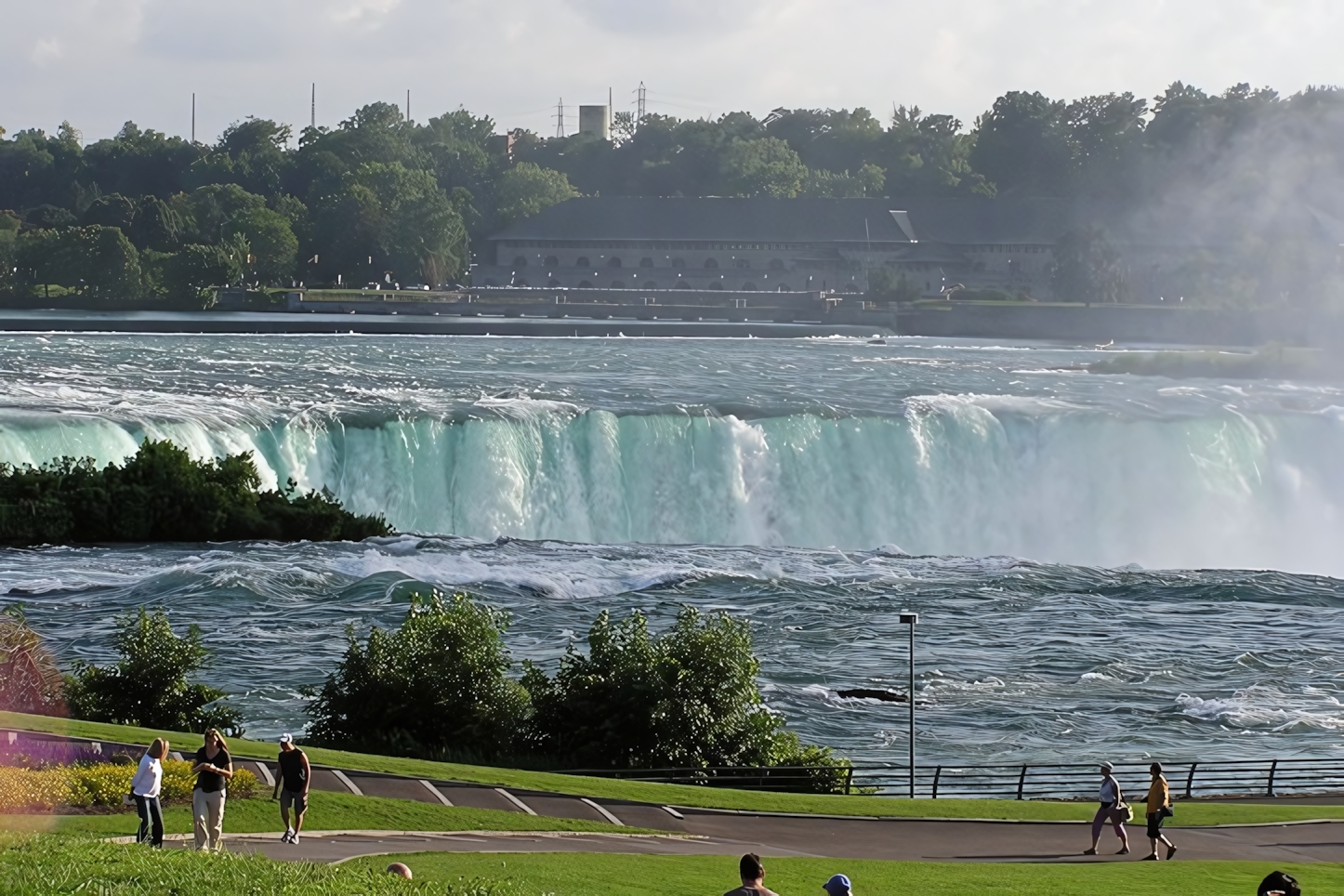 Promenade on The Falls, Niagara Falls