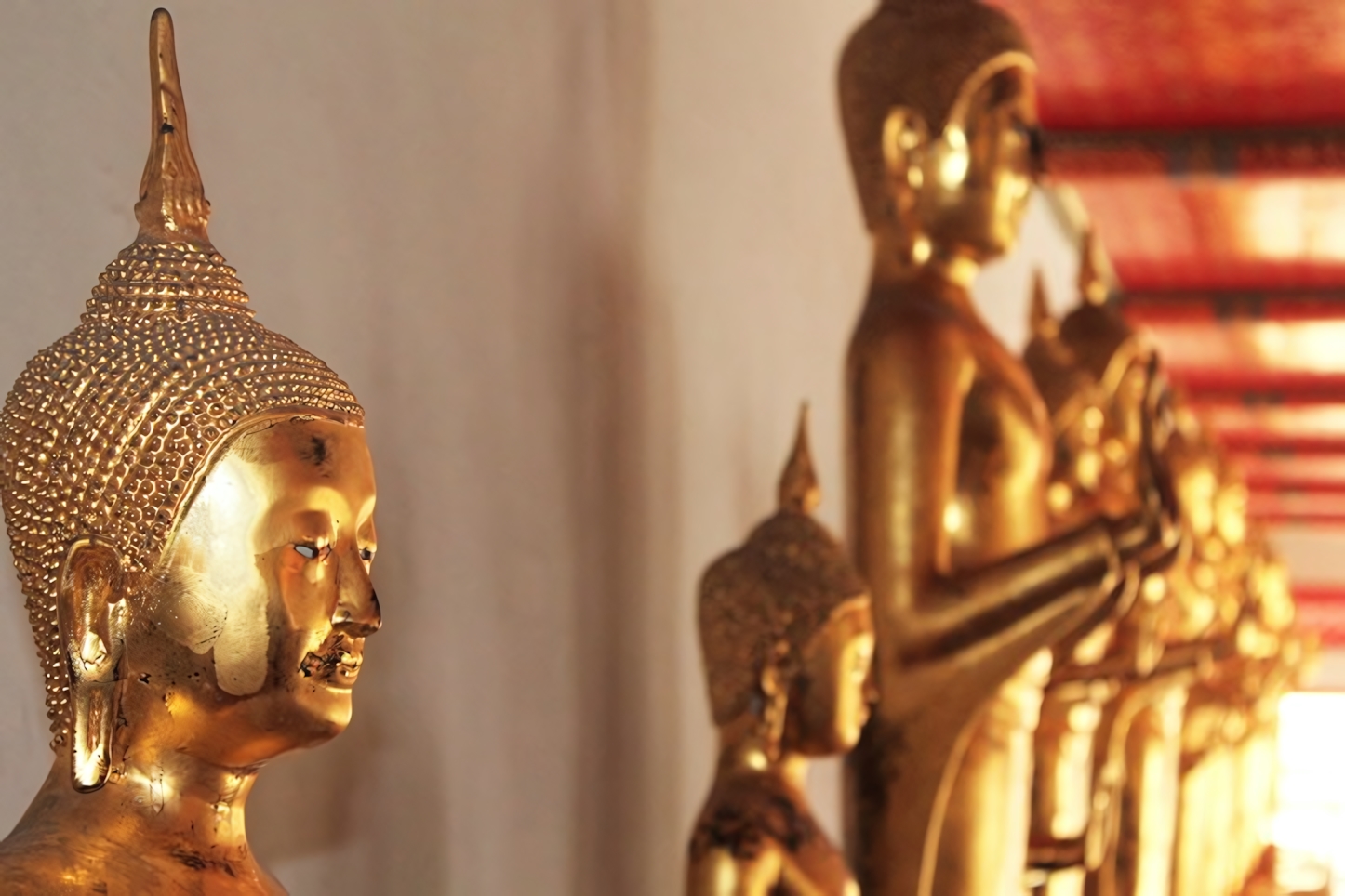 Wat Pho Golden Buddha Statues